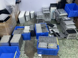 客戶賣來本店，1118部 蘋果手提電腦
